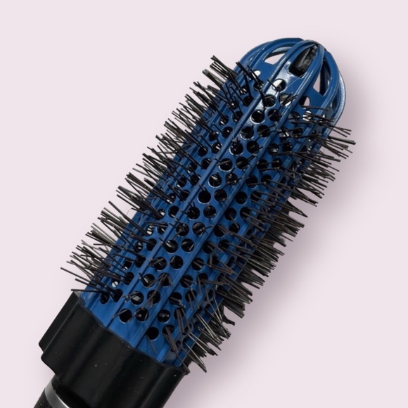 SOLD Scalpmaster 2 1/4th Ceramic Dome Thermal Vent Brush - Picture 2 of 3